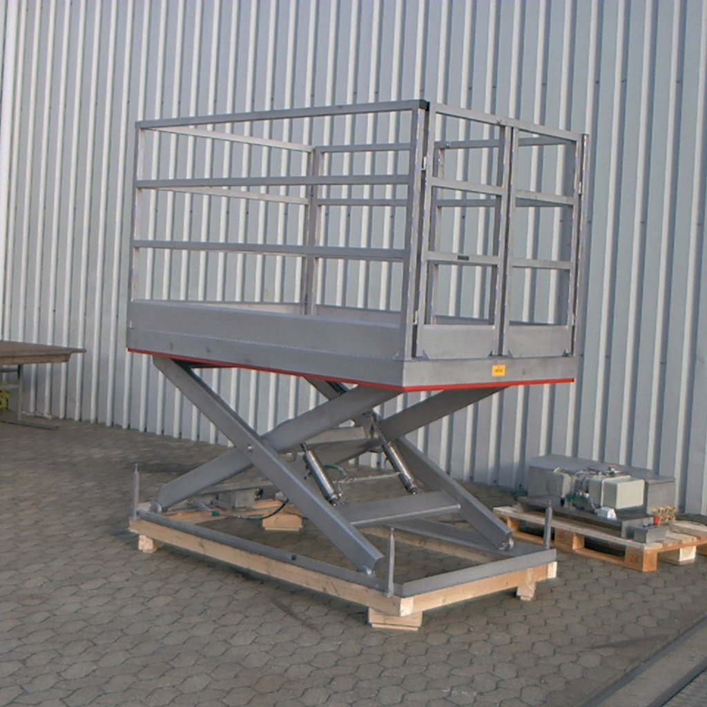 Stainless steel scissor lift for offshore